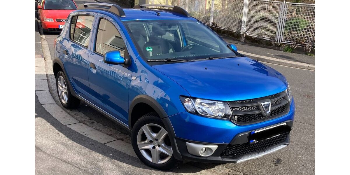 Dacia Sandero 88.700 km 8.200 &euro; Würzburg 97074