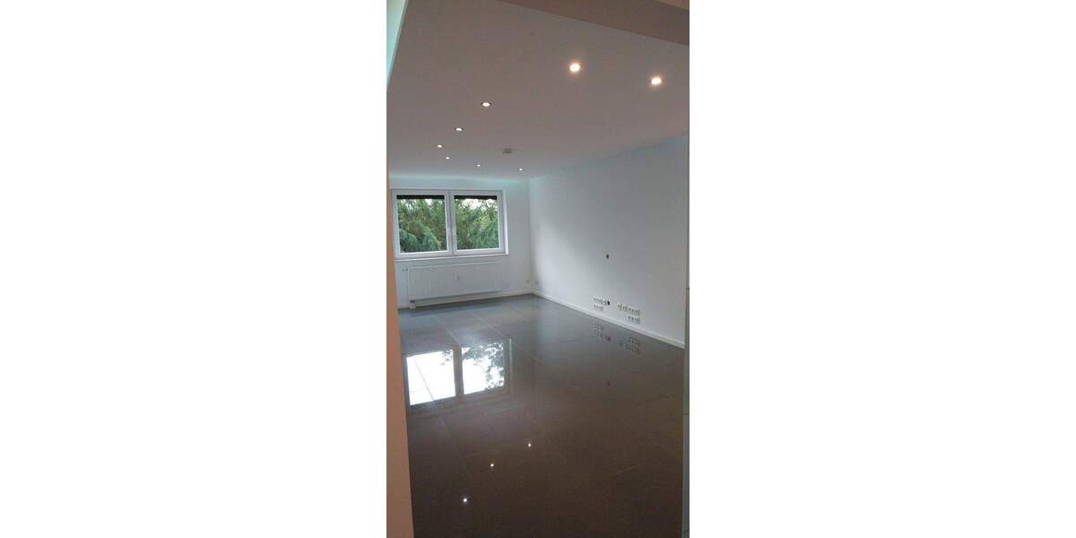 LUXUS Appartament mit Einbauküche, Balkon, Garage 2 zimmer