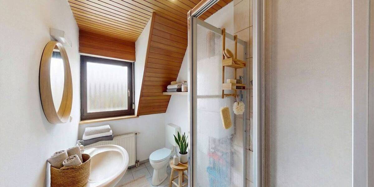 Mehrfamilienhaus, Wohnhaus Zellingen - 6 Zimmer, 166 m&sup2;, 390.000&euro; | Angebot:26204205