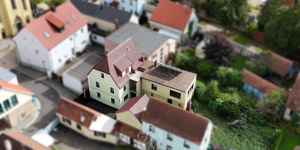 Charmantes Einfamilienhaus im Herzen von Rottendorf mit Innenhof, Garage & Garten 5 zimmer