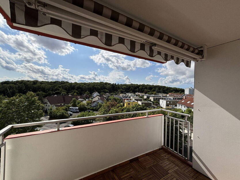 Frisch saniert, sofort einziehen! Helle 3-Zimmer-Wohnung in Höchberg provisionsfrei zu verkaufen!