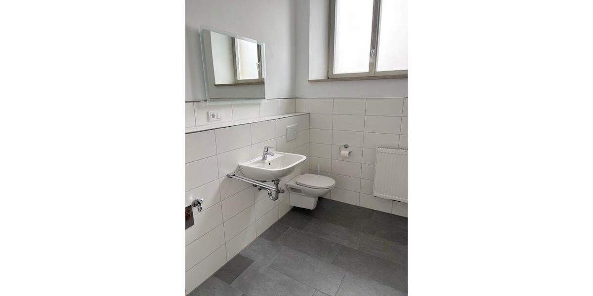Etagenwohnung Kitzingen - 4 Zimmer, 109 m&sup2;, 1.100&euro; | Angebot:25777717