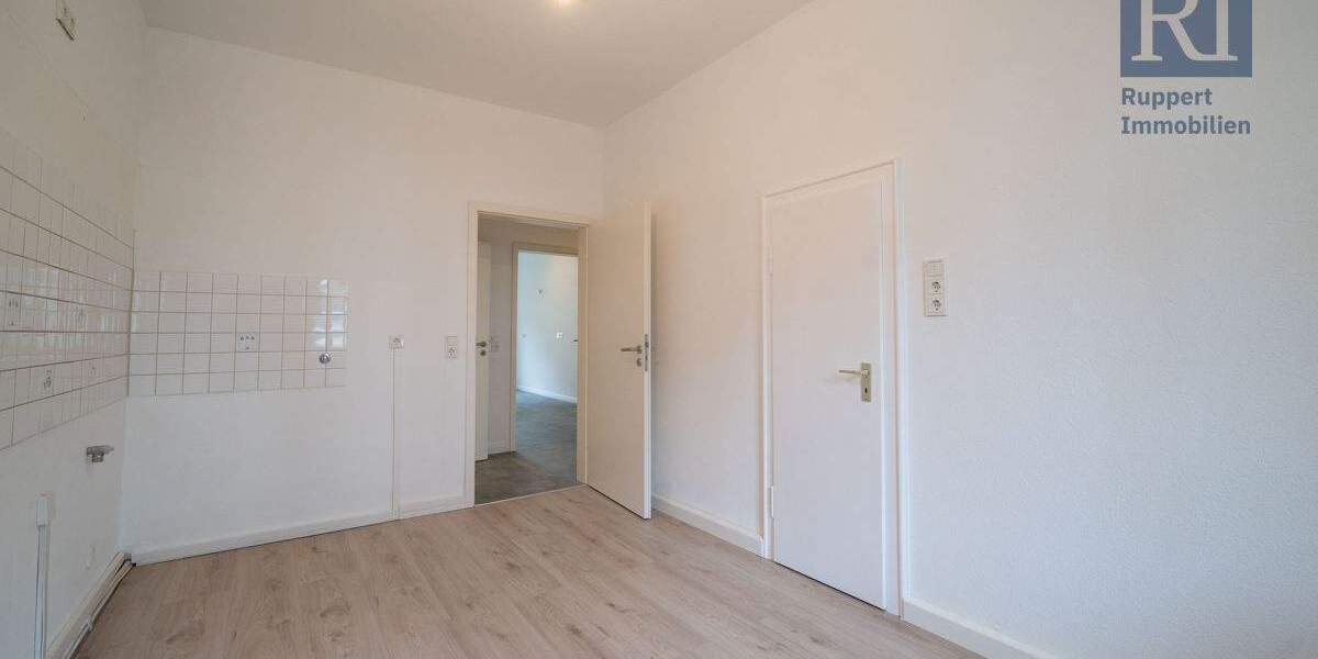 Etagenwohnung Würzburg Sanderau - 3 Zimmer, 94 m&sup2;, 425.000&euro; | Angebot:25773120