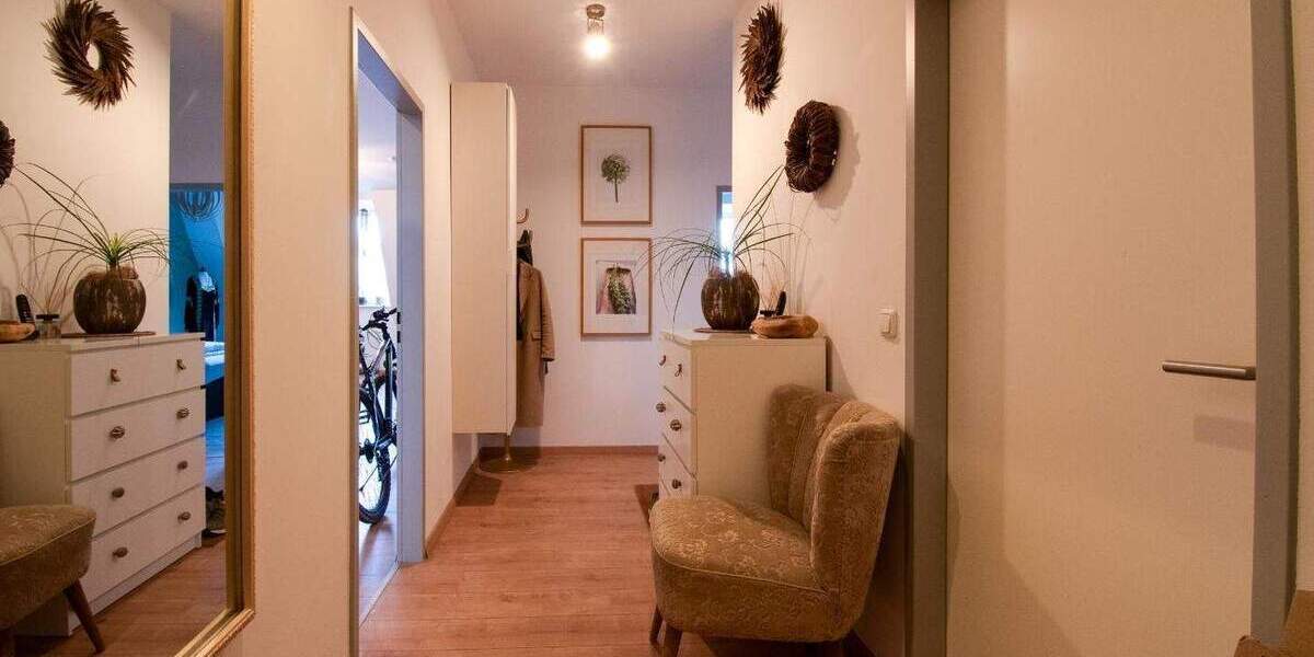 Etagenwohnung Kitzingen - 2 Zimmer, 96 m&sup2;, 920&euro; | Angebot:24801542