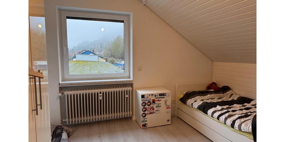 Dachgeschoßwohnung Tauberbischofsheim - 3 Zimmer, 110 m&sup2;, 850&euro; | Angebot:24840624