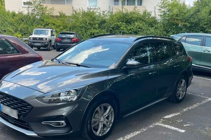 Ford Focus 97.000 km 15.700 &euro; Würzburg 97076