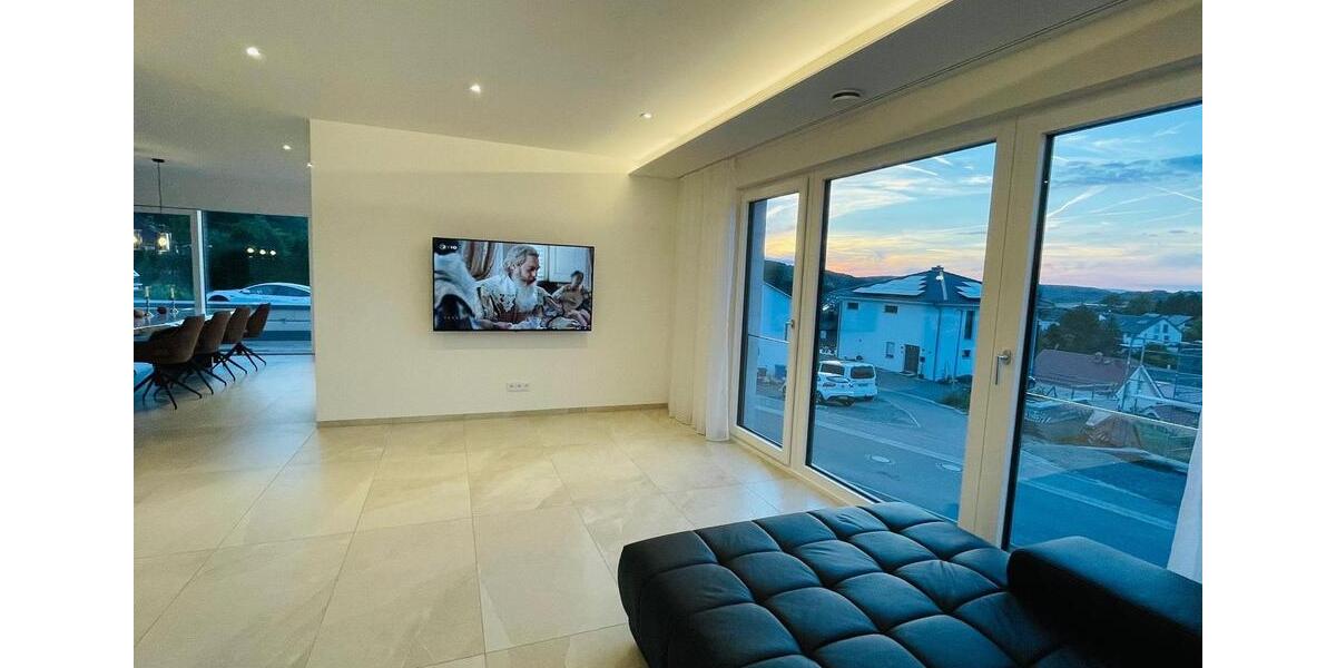 Villa Thüngen - 7 Zimmer, 210 m&sup2;, 3.250&euro; | Angebot:26129967