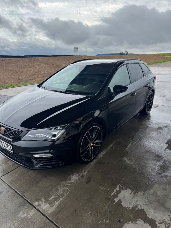 Seat Leon 83.000 km 24.400 € Giebelstadt 97232