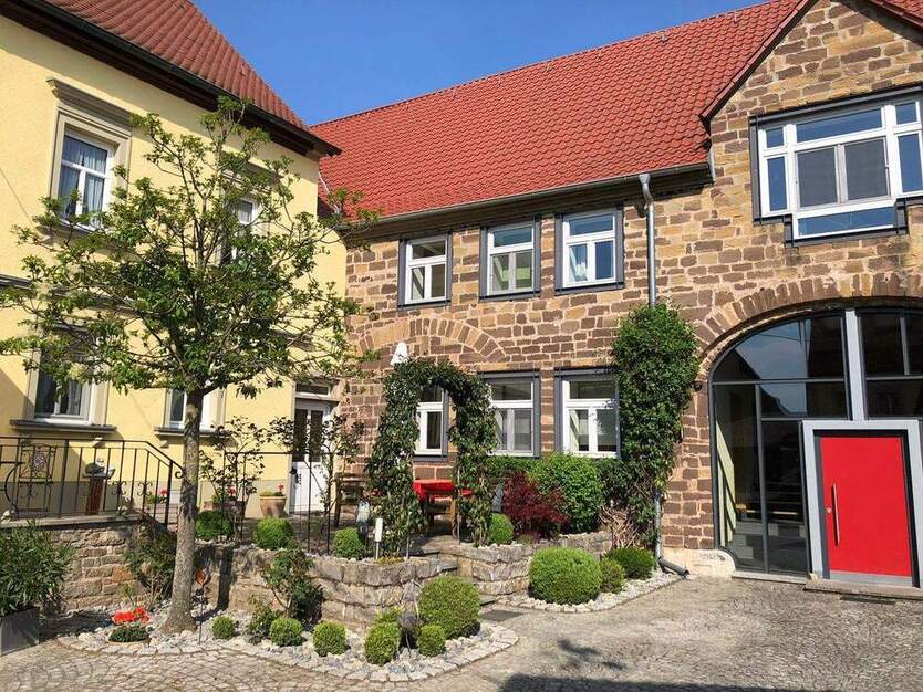 Dettelbach-Euerfeld: 2-Zimmerwohnung in einem modernen Wohnhaus mit historischen Charme 2 zimmer