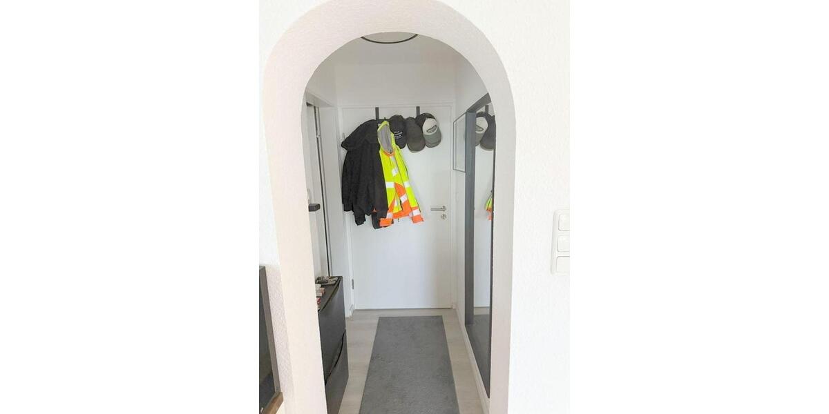 Sehr schöne, helle 1 Zi-Whg mit EBK und Balkon in Waldbüttelbrunn 1 zimmer