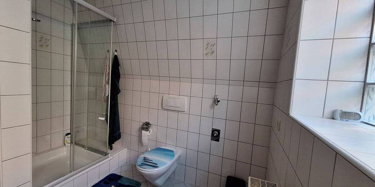 2 Zimmer Stadtwohnung im Zentrum von Kitzingen in der Kaiserstr.Absolut ruhig und sonnig mit Balkon :-) Nur 2 Min.fußläufig zur Fußgängerzone und Main 2 zimmer