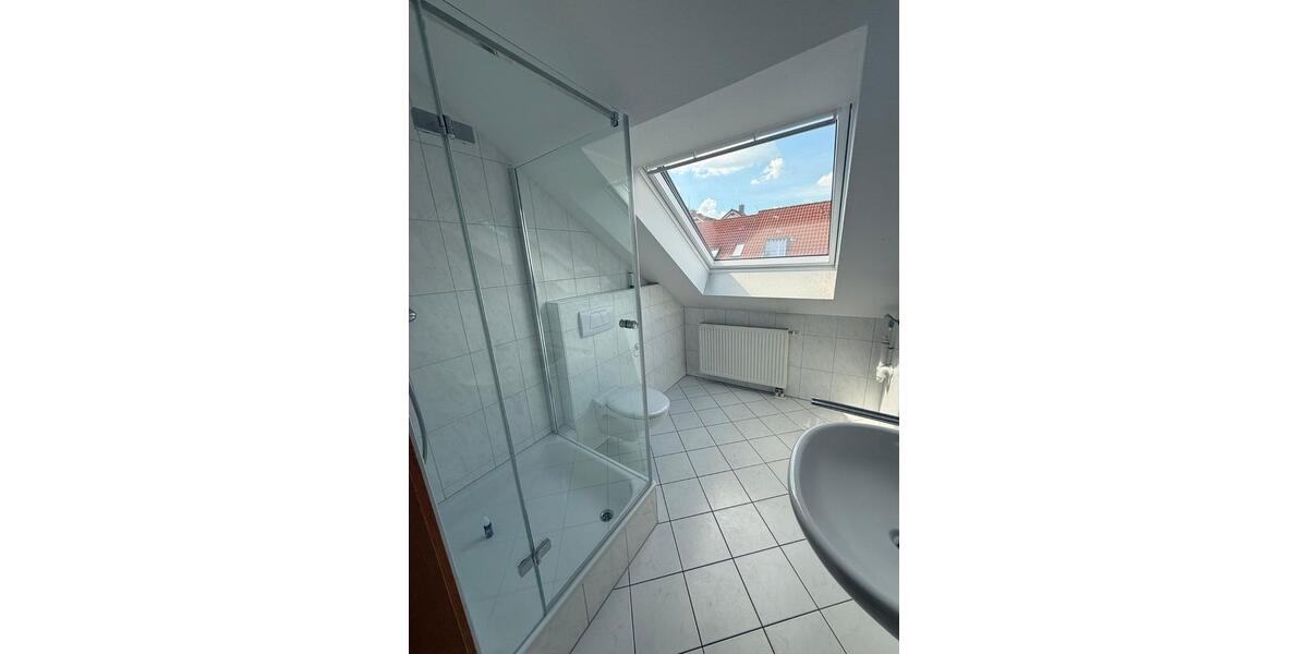 Dachgeschoßwohnung Waldbüttelbrunn - 4 Zimmer, 150 m&sup2;, 555.000&euro; | Angebot:27021231