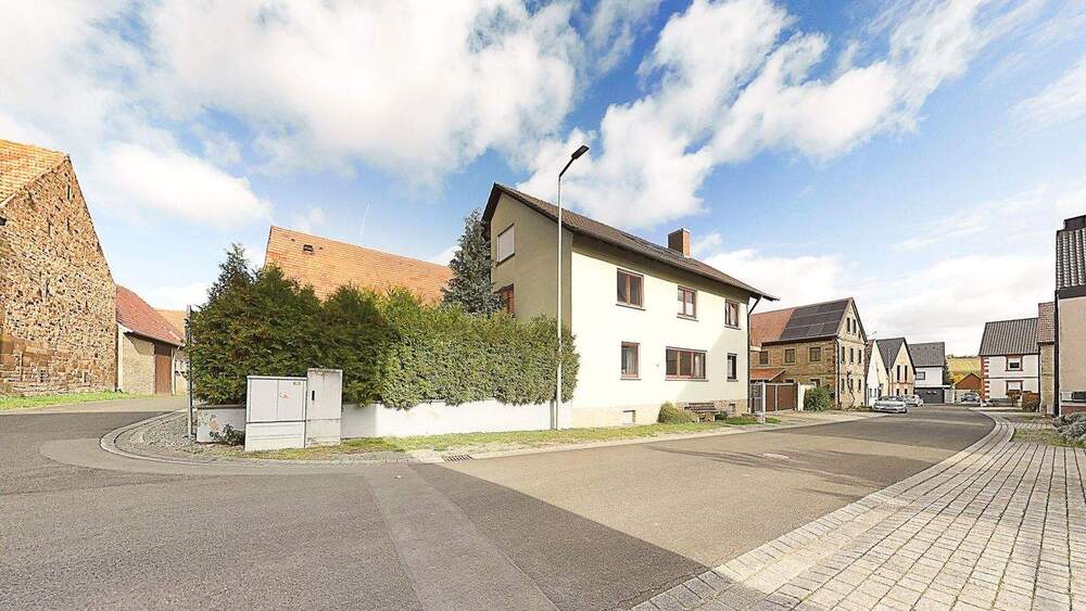 Einfamilienhaus Volkach Eichfeld - 1 Zimmer, 192 m&sup2;, 290.000&euro; | Angebot:25743799