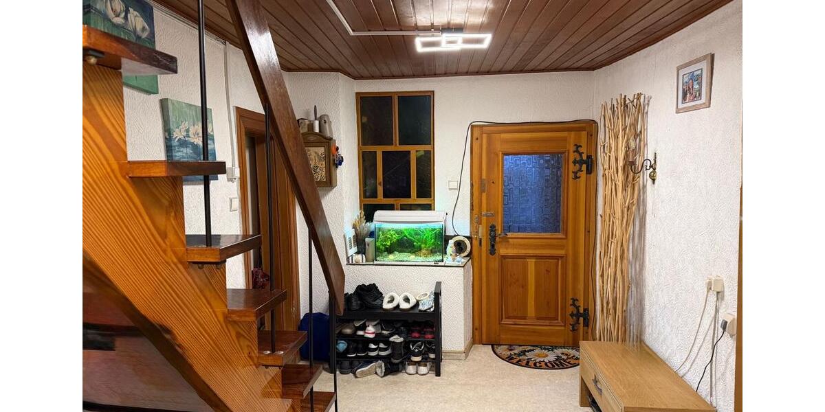 Einfamilienhaus Neubrunn - 6 Zimmer, 120 m&sup2;, 195.000&euro; | Angebot:26614656