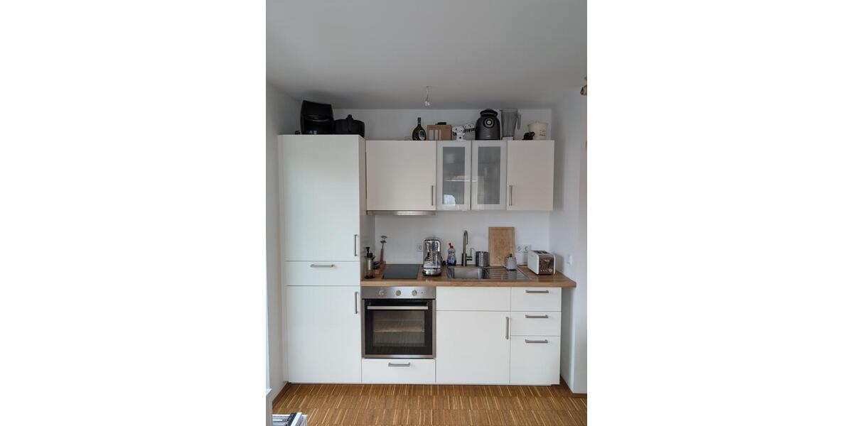 Helle 1-Zi.-Whg, Wü- Leistenstraße, Parkett, EBK, Terrasse, Stpl. 1 zimmer