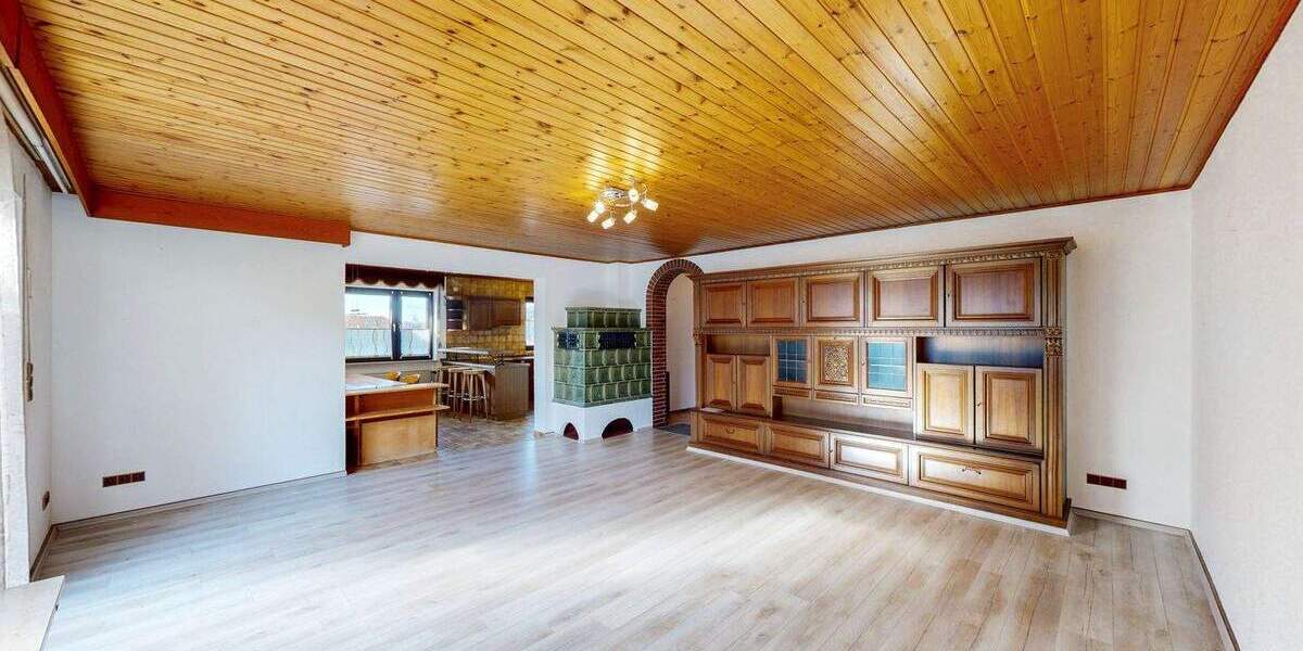 Mehrfamilienhaus, Wohnhaus Waldbüttelbrunn - 7 Zimmer, 164 m&sup2;, 380.000&euro; | Angebot:26016142
