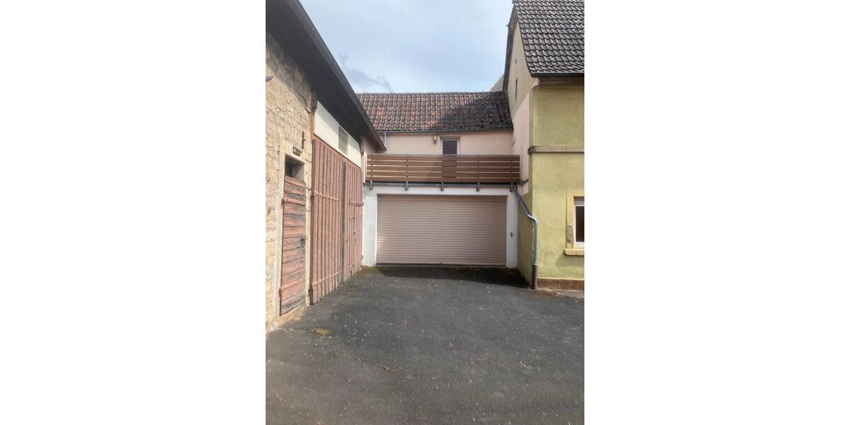 Mehrfamilienhaus, Wohnhaus Giebelstadt - 8 Zimmer, 210 m&sup2;, 199.000&euro; | Angebot:26465328