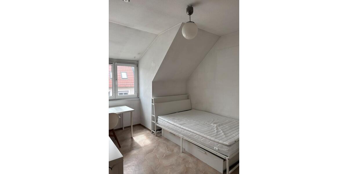 Dachgeschoßwohnung Würzburg - 1 Zimmer, 25 m&sup2;, 285&euro; | Angebot:26284471