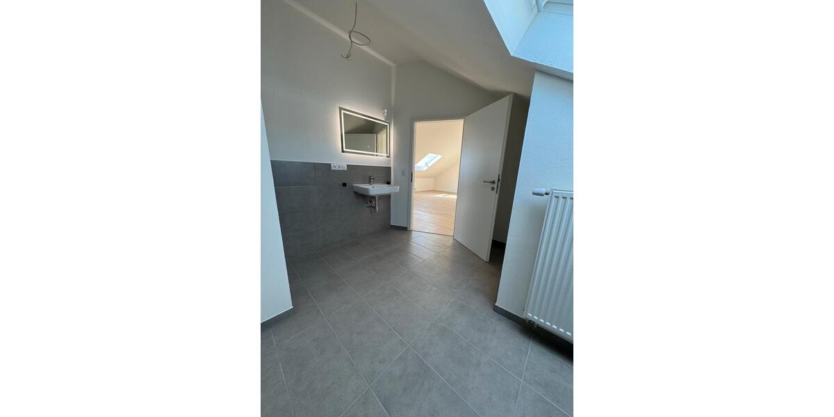 Dachgeschoßwohnung Dettelbach - 2 Zimmer, 64 m&sup2;, 720&euro; | Angebot:26538614