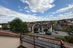 Ruhig wohnen, stadtnah leben – 2-Zimmer-Wohnung mit Dachloggia und Tiefgaragenstellplatz - Etagenwohnung würzburg Versbach | Angebot:27144301