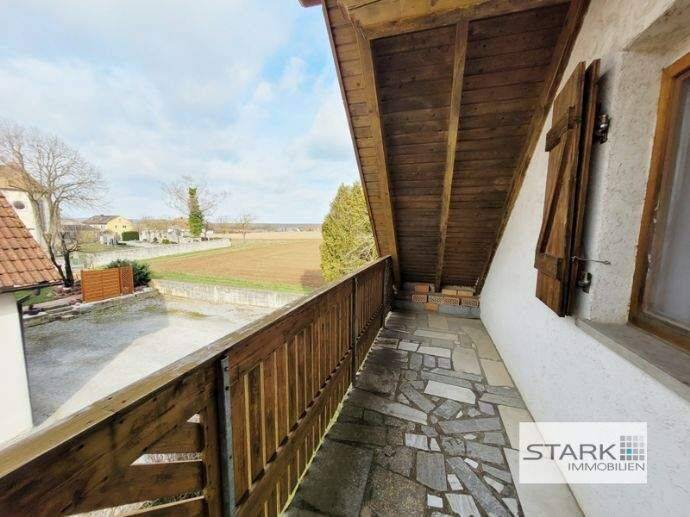Etagenwohnung Giebelstadt Allersheim - 3 Zimmer, 118 m&sup2;, 600&euro; | Angebot:26824988