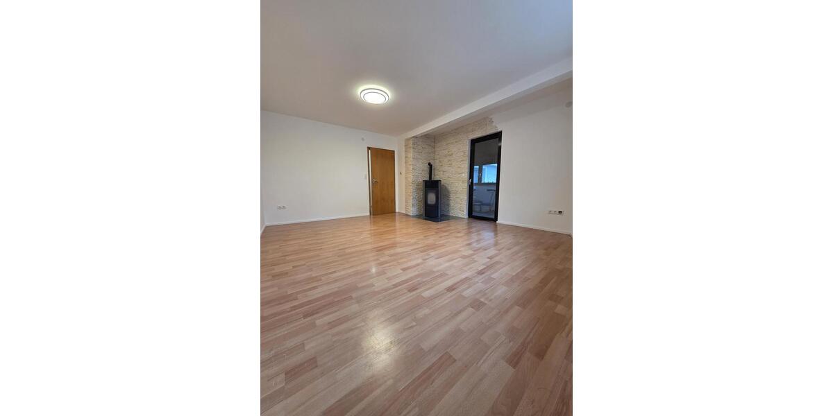 Maisonettenwohnung Arnstein - 5 Zimmer, 125 m&sup2;, 1.200&euro; | Angebot:26553721