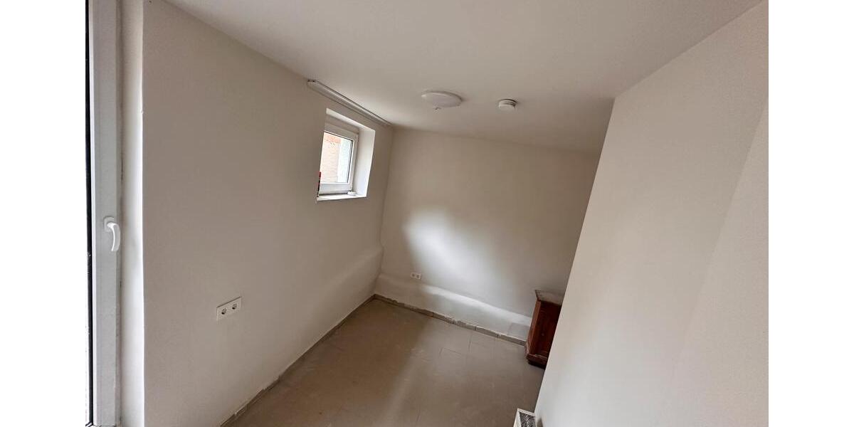 Etagenwohnung Zell am Main - 1 Zimmer, 50 m&sup2;, 350&euro; | Angebot:25258592