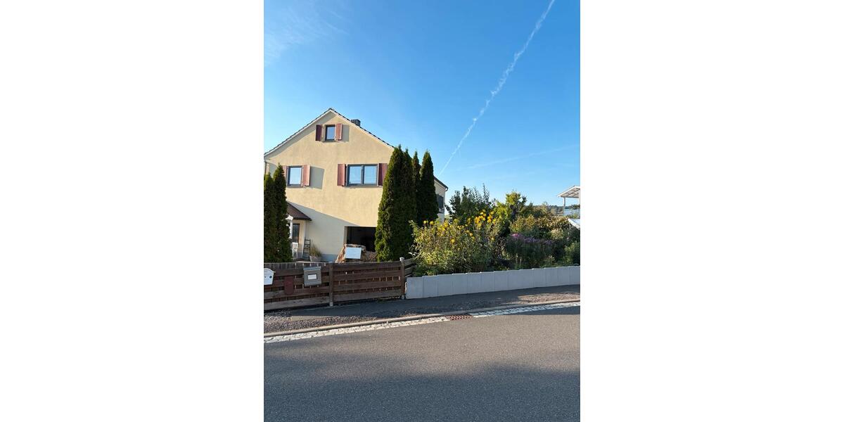 Erdgeschoßwohnung Neubrunn - 3 Zimmer, 120 m&sup2;, 1.500&euro; | Angebot:26444222
