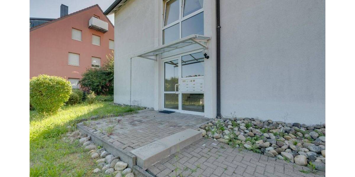 Etagenwohnung Höchberg - 2 Zimmer, 61 m&sup2;, 720&euro; | Angebot:26108134