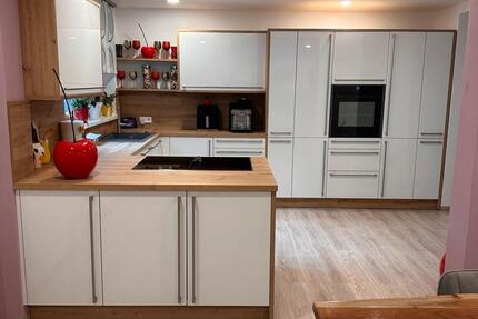 Haus Grünsfeld - 7 Zimmer, 260 m&sup2;, 485.000&euro; | Angebot:27223015