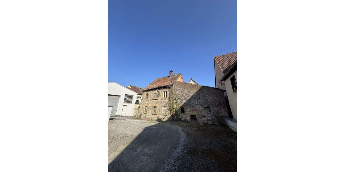 Einfamilienhaus Dettelbach - 6 Zimmer, 248 m&sup2;, 125.000&euro; | Angebot:25698504