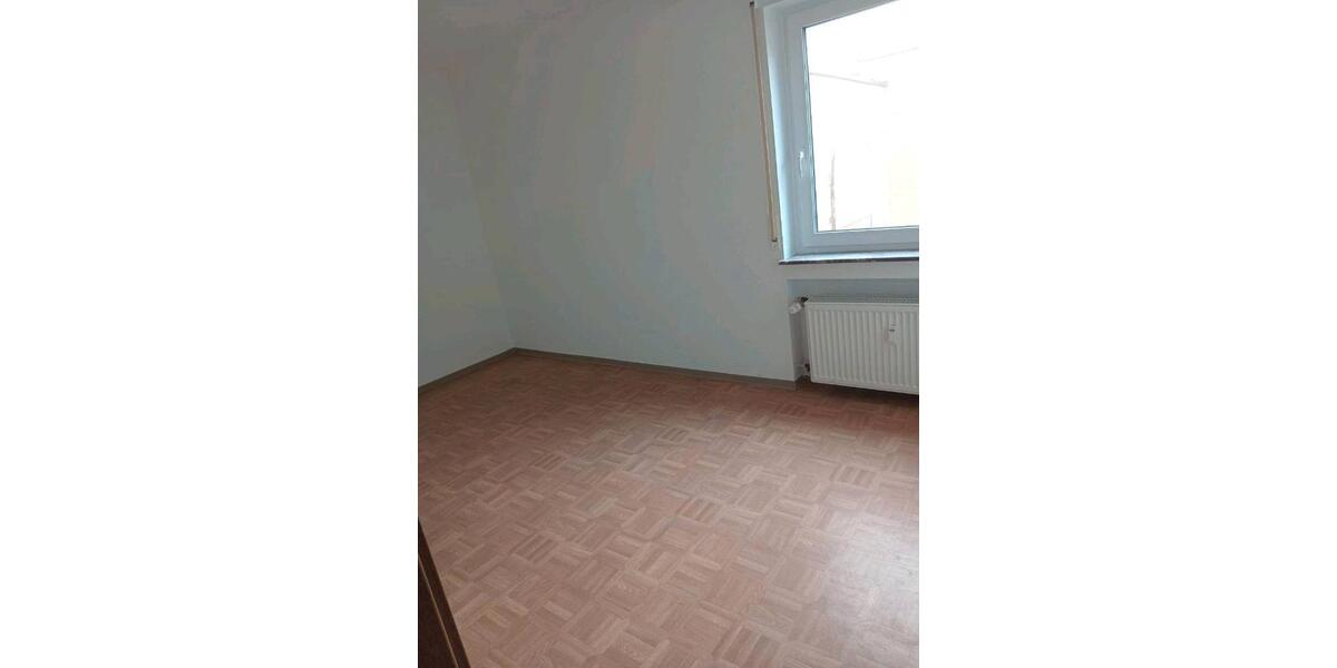 Erdgeschoßwohnung Würzburg Lengfeld - 4 Zimmer, 102 m&sup2;, 1.500&euro; | Angebot:26681363
