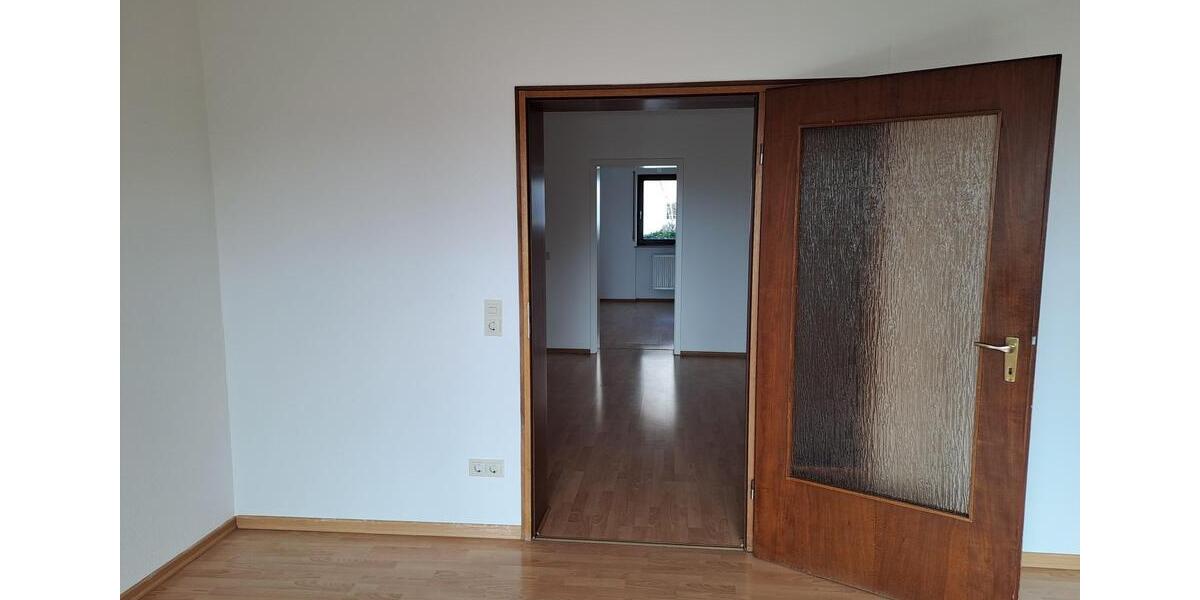 Erdgeschoßwohnung Würzburg Lengfeld - 3 Zimmer, 86 m&sup2;, 999&euro; | Angebot:26630836