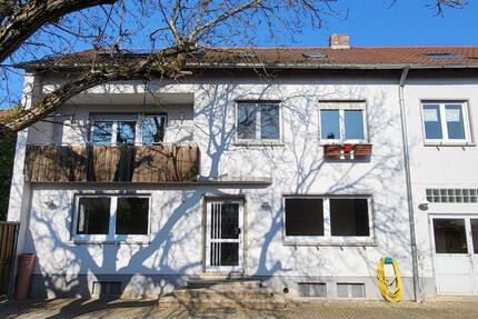 Großes Wohnhaus mit abgeschlossenen Hofraum