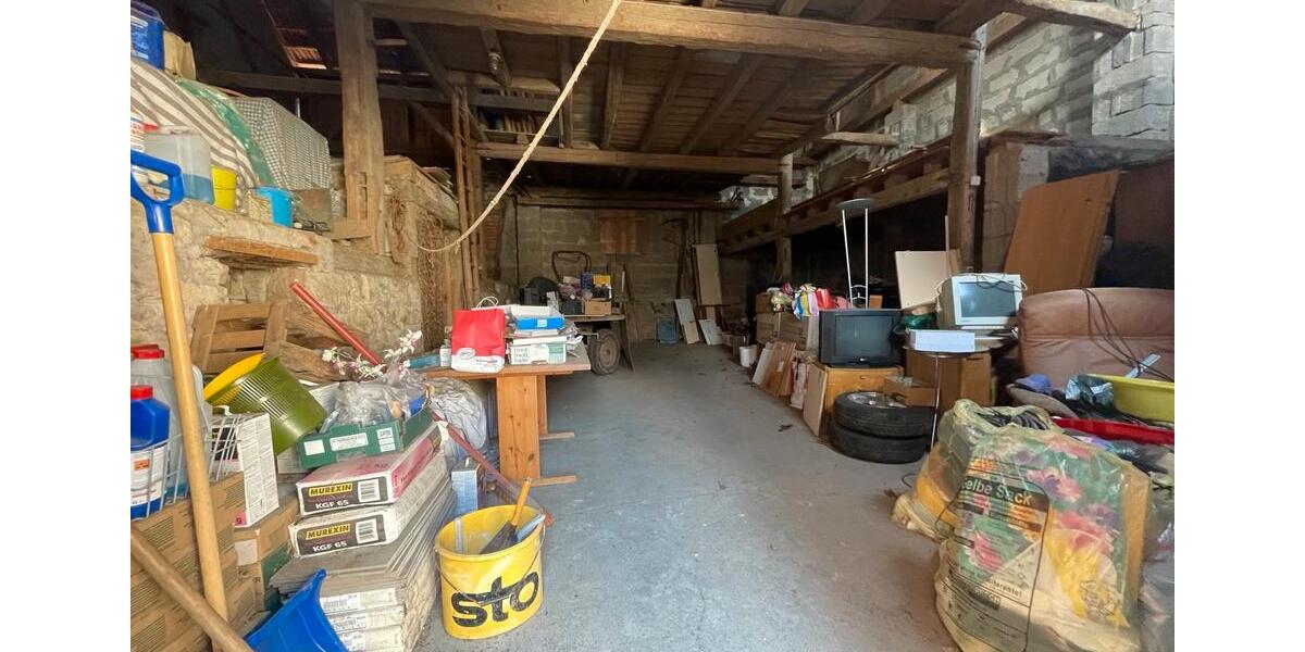 Doppelhaushälfte Würzburg Dürrbachau - 7 Zimmer, 215 m&sup2;, 125.000&euro; | Angebot:25921065