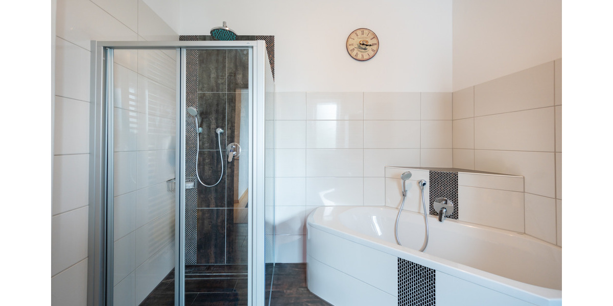 Mehrfamilienhaus, Wohnhaus Zell am Main - 2 Zimmer, 1 m&sup2;, 2.700.000&euro; | Angebot:23201625