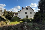 Zwei- bis Dreiparteienhaus in zentraler Lage mit Einliegerwohnung und Ausbaupotenzial im DG - Zweifamilienhaus Zell am Main | Angebot:26652819