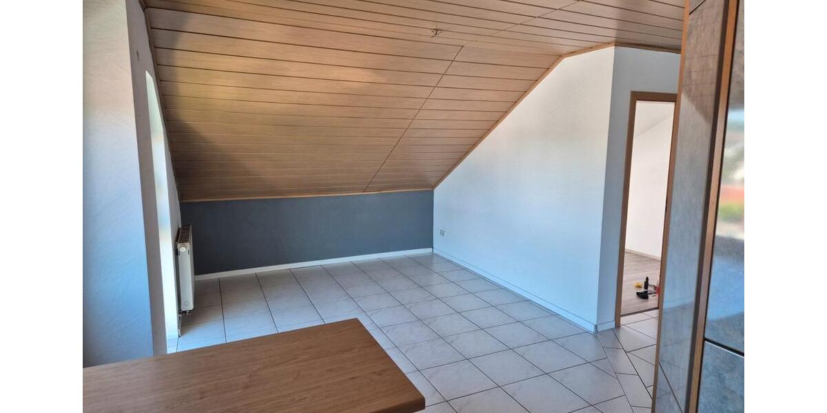 Dachgeschoßwohnung Esselbach Kredenbach - 2.5 Zimmer, 77 m&sup2;, 240.000&euro; | Angebot:26707060