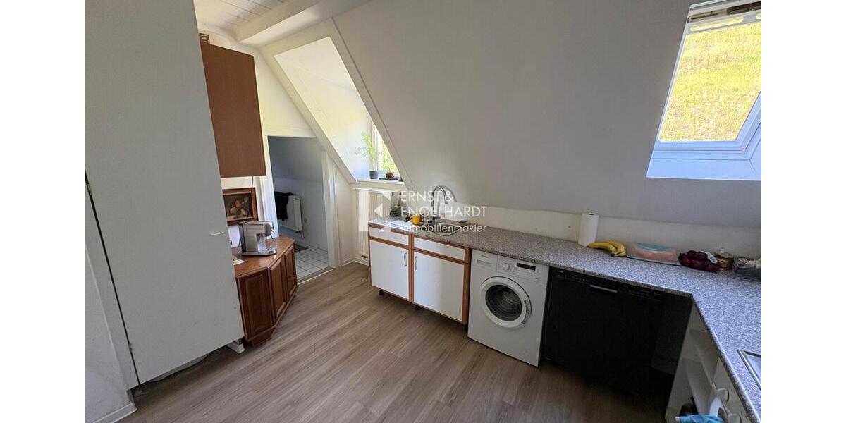 Dachgeschoßwohnung Kitzingen - 3 Zimmer, 68 m&sup2;, 600&euro; | Angebot:26663375