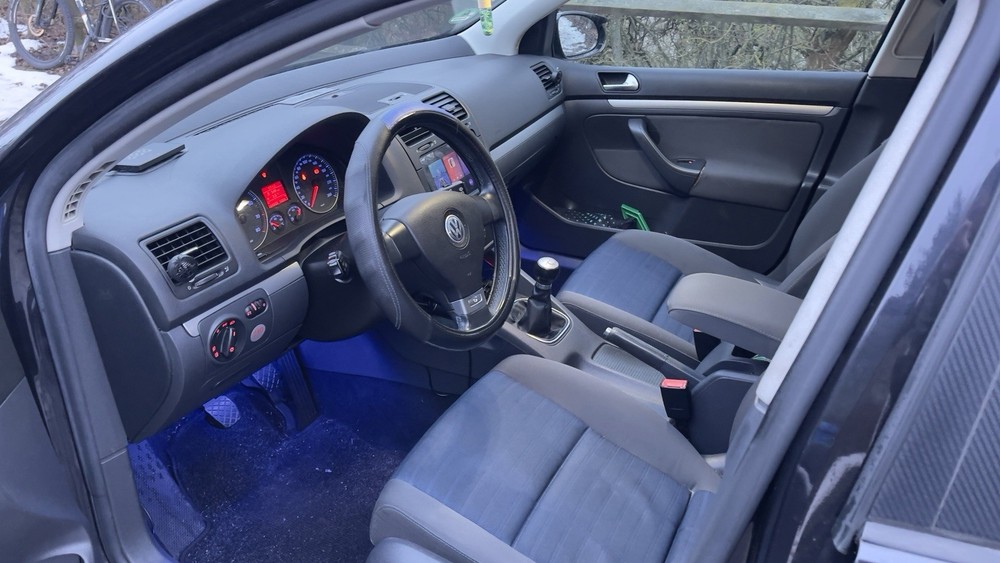 VW Golf 184.000 km 2.850 &euro; Würzburg 97070