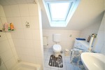 Zwei- bis Dreiparteienhaus in zentraler Lage mit Einliegerwohnung und Ausbaupotenzial im DG - Zweifamilienhaus Zell am Main | Angebot:26652819