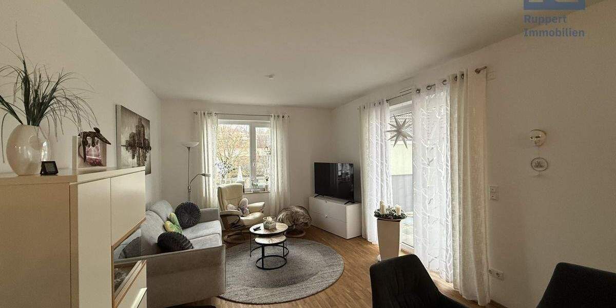 Etagenwohnung Eisingen - 3 Zimmer, 74 m&sup2;, 900&euro; | Angebot:25108723