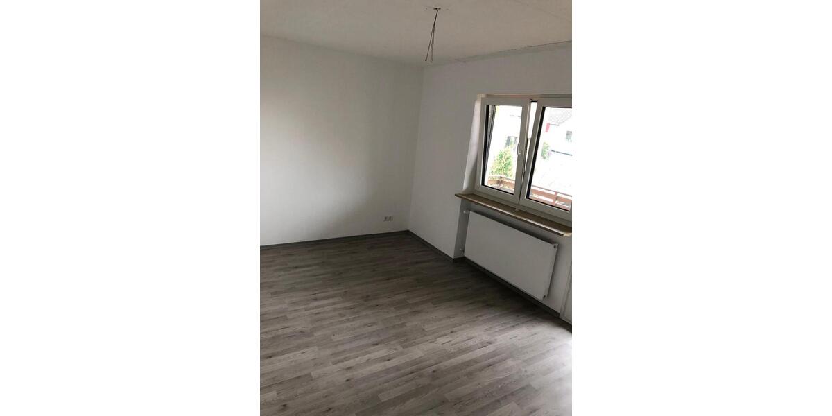 Etagenwohnung Veitshöchheim - 3.5 Zimmer, 90 m&sup2;, 1.400&euro; | Angebot:26478546