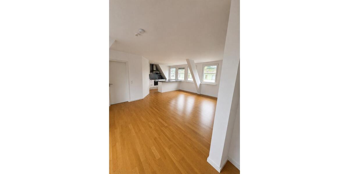 Dachgeschoßwohnung Würzburg - 2 Zimmer, 72 m&sup2;, 1.060&euro; | Angebot:26606065
