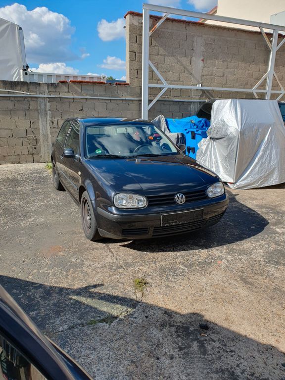 VW Golf 305.000 km 777 € Eibelstadt 97246