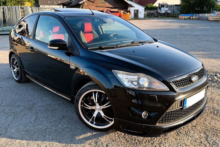 Ford Focus 157.000 km 8.480 € Bergtheim 97241