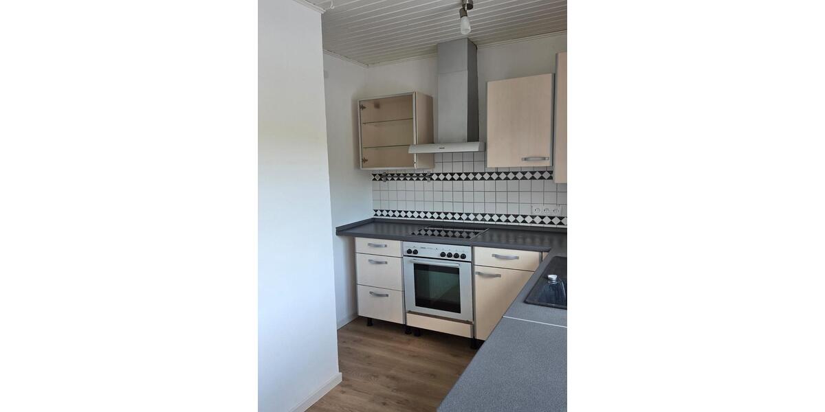 Schöne, helle 3-Zi. mit Terrasse + 2 Stellplätzen in Wiesenfeld 3 zimmer