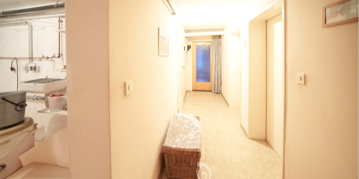 Zwei- bis Dreiparteienhaus in zentraler Lage mit Einliegerwohnung und Ausbaupotenzial im DG - Zweifamilienhaus Zell am Main | Angebot:26652819