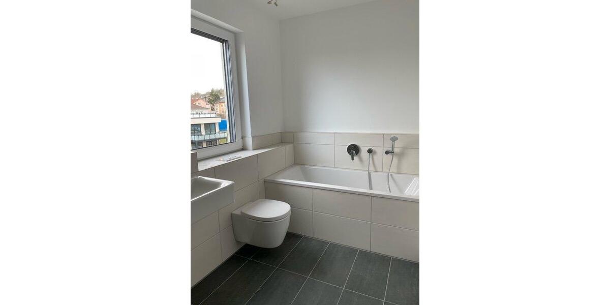 Einfamilienhaus Würzburg Heuchelhof - 2 Zimmer, 85 m&sup2;, 1.360&euro; | Angebot:26136173