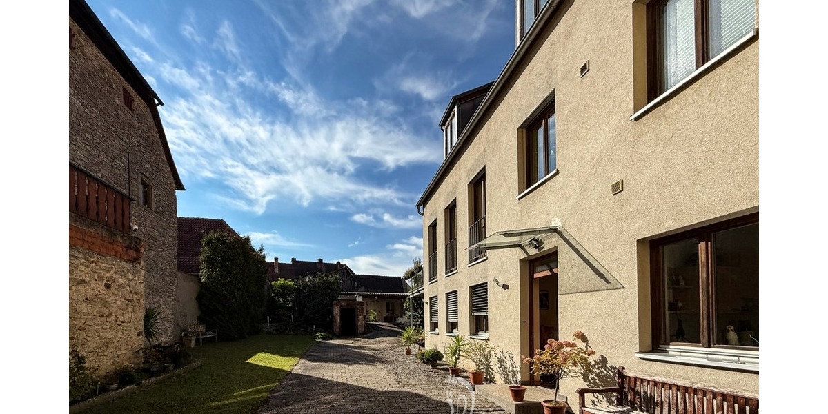 Traumhaftes Ensemble: Energieeffizientes (A) Einfamilienhaus mit Büro, großem Innenhof & Garten - Mehrfamilienhaus, Wohnhaus Fahr Fahr | Angebot:27248496